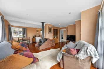 73 Awaroa Road, Sunnyvale