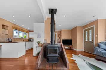 73 Awaroa Road, Sunnyvale