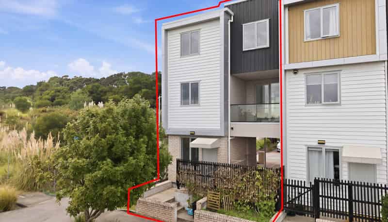 27 Ceramic Lane, New Lynn