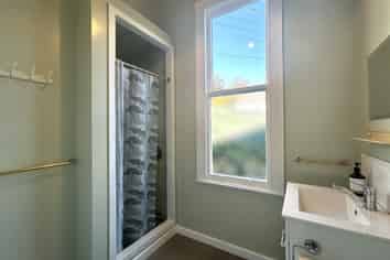 21 Russell Street, Stepneyville