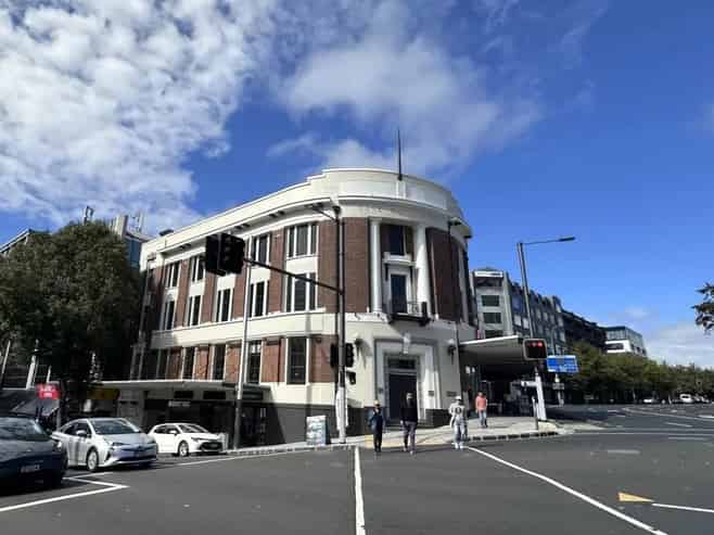 CBRE - Landmark Character Office Space