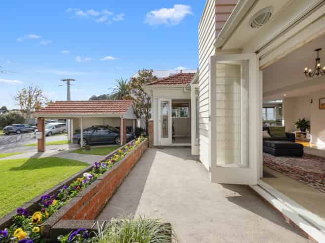 6 Queensway, Three Kings