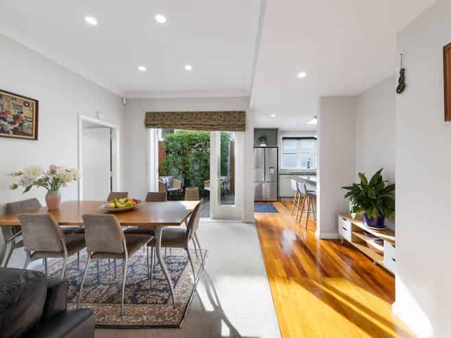 6 Queensway, Three Kings