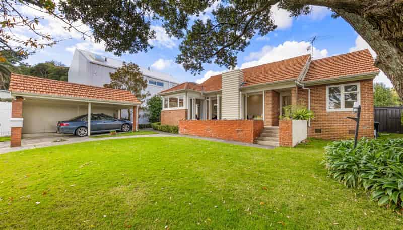 6 Queensway, Three Kings