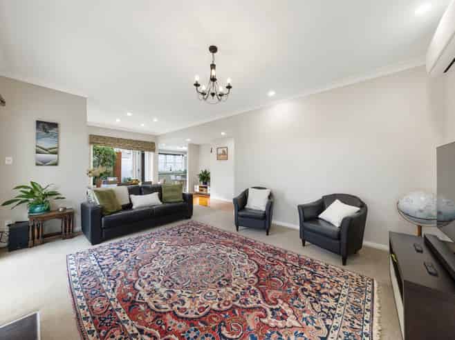 6 Queensway, Three Kings
