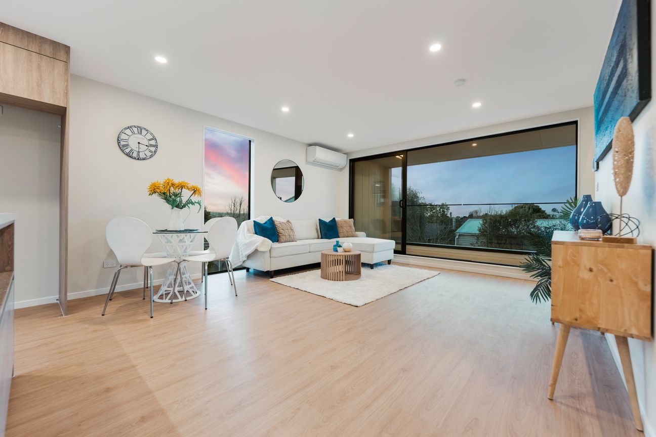 Modern Family Living Across Three Levels - Widok 5