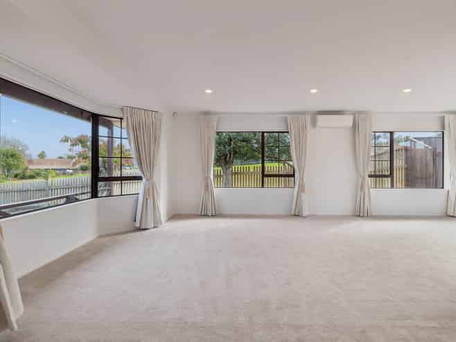 73 Mirrabooka Avenue, Botany Downs