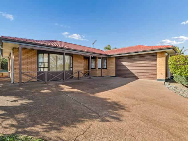 73 Mirrabooka Avenue, Botany Downs