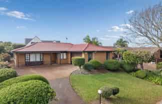 73 Mirrabooka Avenue, Botany Downs