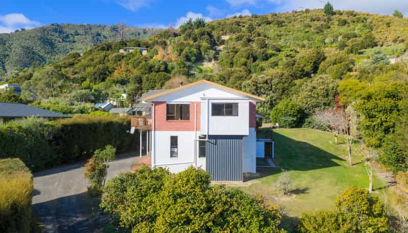 6 Moana View Road, Waikawa