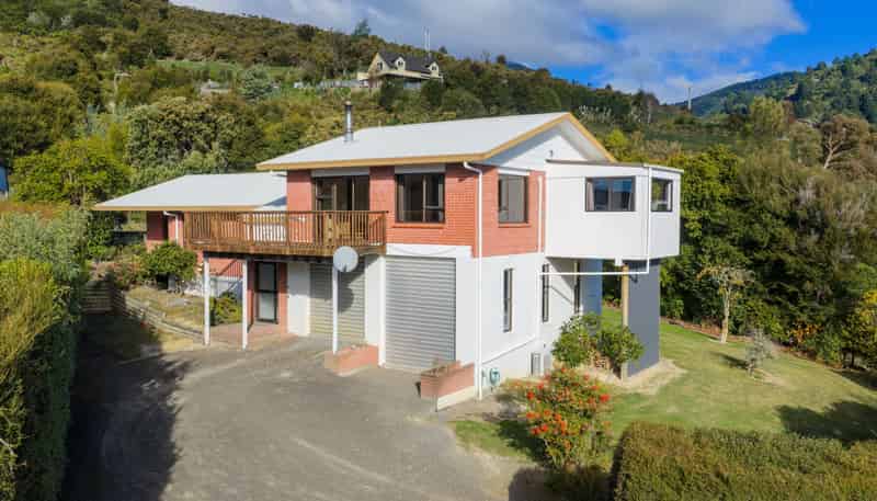 6 Moana View Road, Waikawa