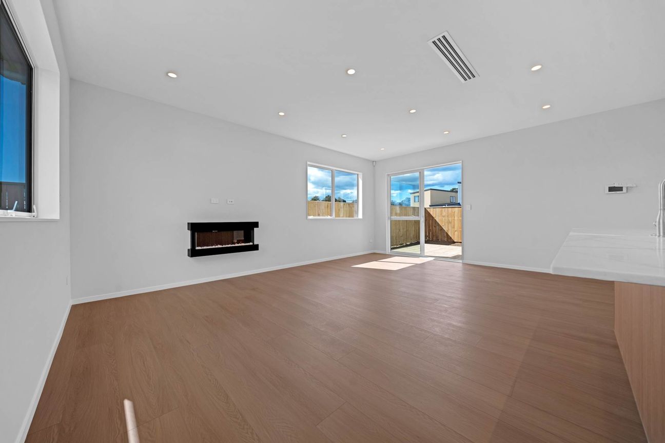 Brand New 5-Bedroom Single-Level Home - Vaade 6