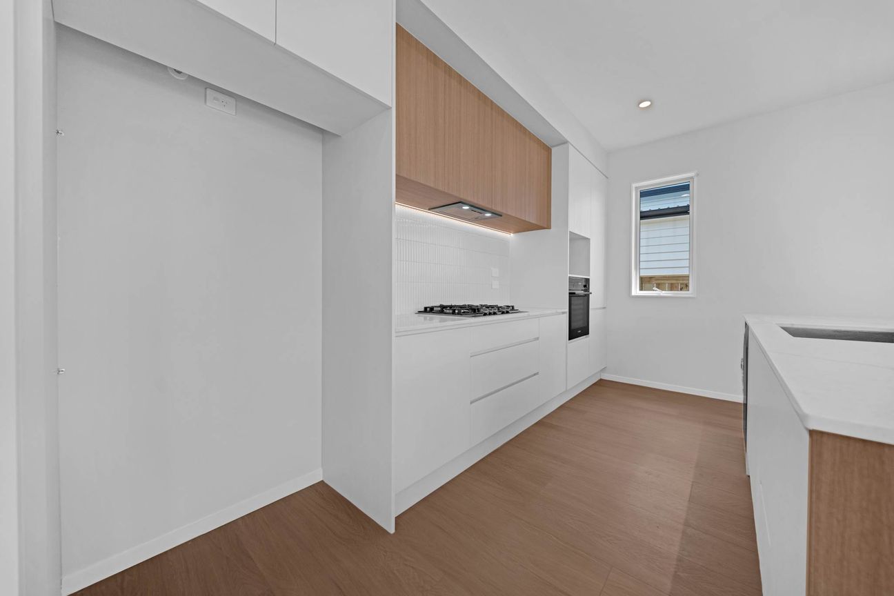 Brand New 5-Bedroom Single-Level Home - Veel