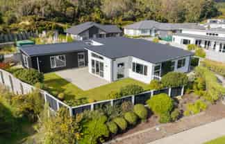 22 Banks Boulevard, Whitby