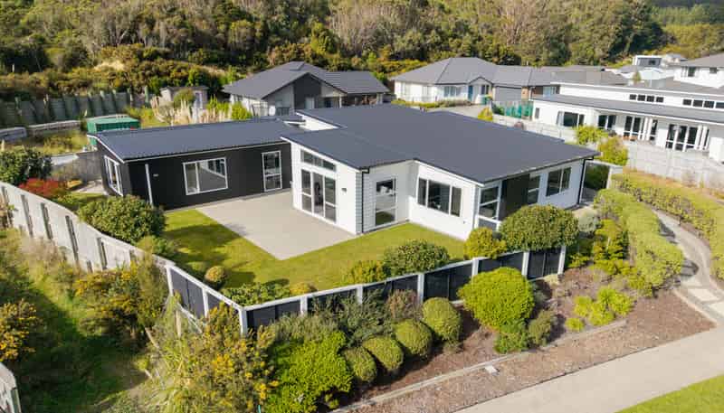 22 Banks Boulevard, Whitby