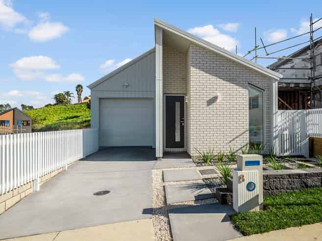 8 Mahinga Kai Road, Orewa