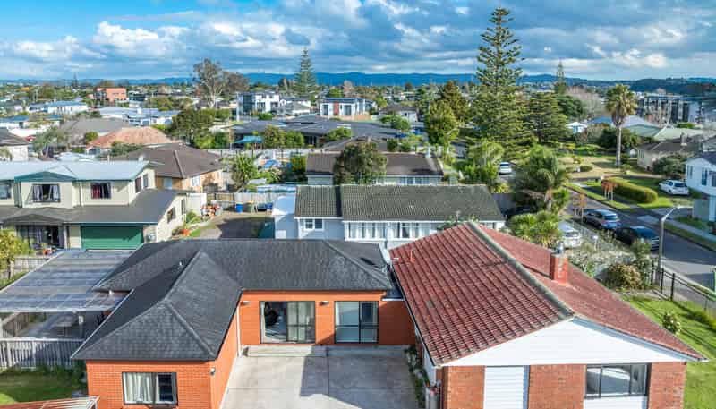 9 Gwendoline Avenue, Te Atatu Peninsula