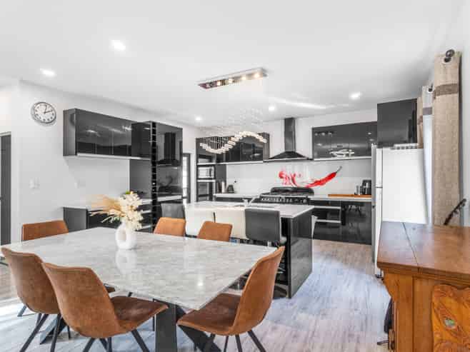 9 Gwendoline Avenue, Te Atatu Peninsula