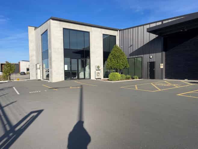 Airport Secure Industrial with Parking
