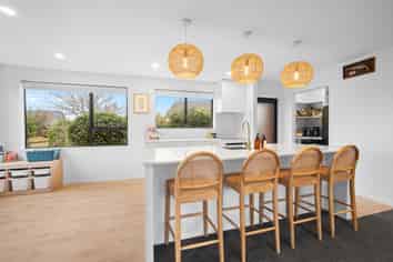 33 Glassey Drive, Allenton