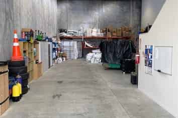 QUALITY INDUSTRIAL UNIT FOR LEASE