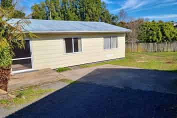 25A Lisa Crescent, Mangakakahi