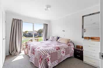33 Lower High Street, Marton