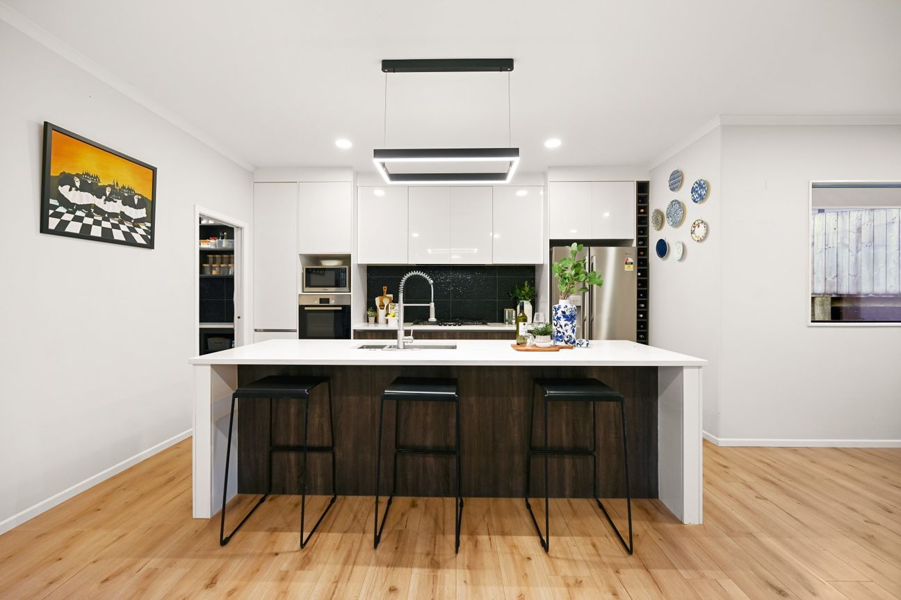 $50k Reduction - Luxury Living with Views to Match - Aanzicht 4