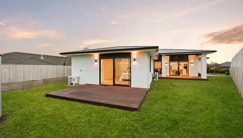 15 Waireka Road, Rototuna North