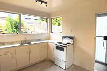 1B Kamara Rd, Glen Eden