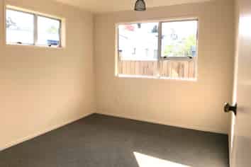 1B Kamara Rd, Glen Eden