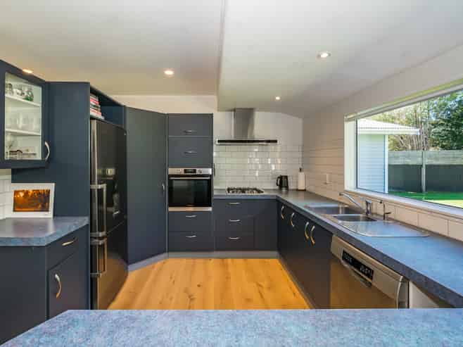 16 Wairere Grove, Paraparaumu