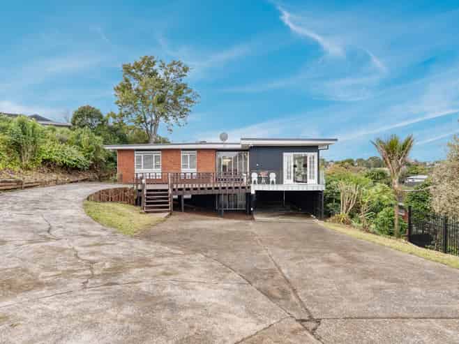 39 Bel Air Drive, Hillsborough