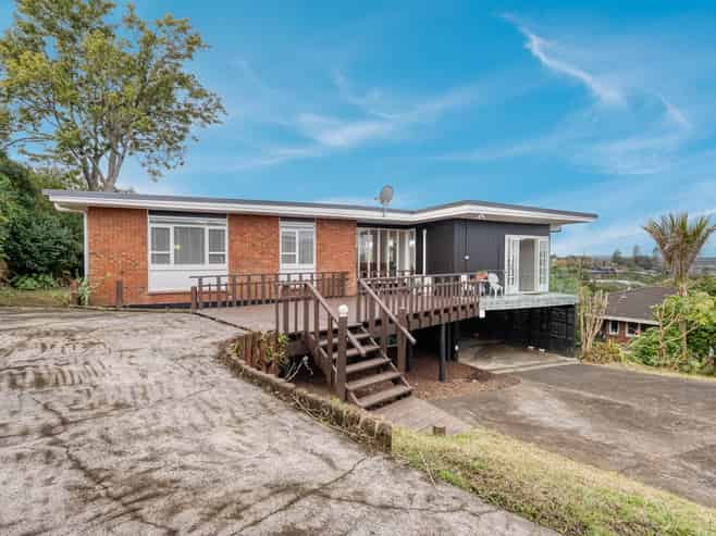 39 Bel Air Drive, Hillsborough