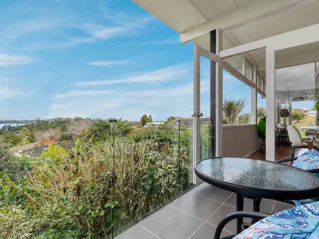 39 Bel Air Drive, Hillsborough