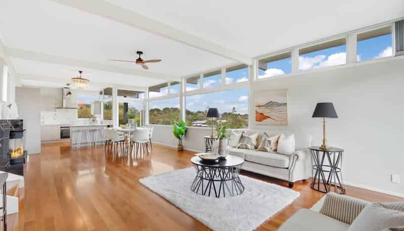 39 Bel Air Drive, Hillsborough