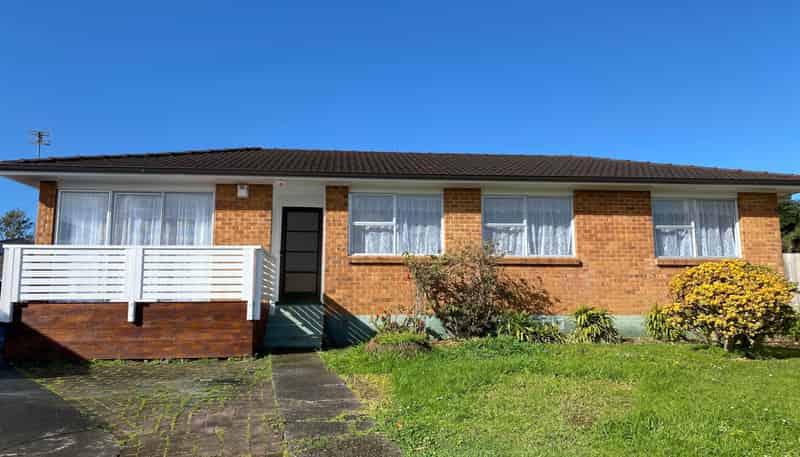 12 Chisholm Place, Mangere East