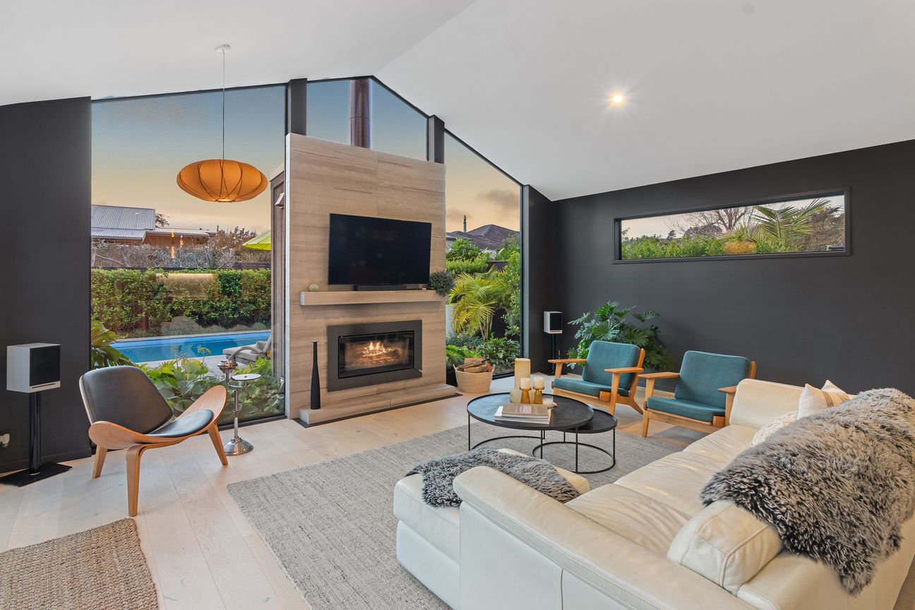 A Standout Home in a Sought-After Setting - Bild 5