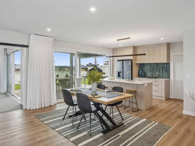 32 Makomako Crescent, Wharewaka