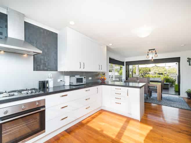 6 Wincanton Place, Awapuni