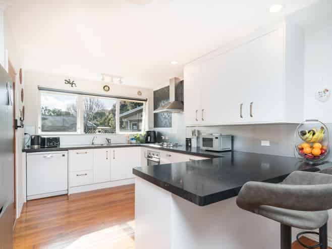 6 Wincanton Place, Awapuni