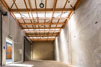 Versatile Unit for Workshop/Storage