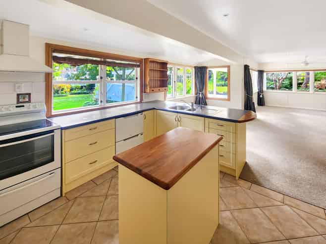 121 Amohia Street, Paraparaumu