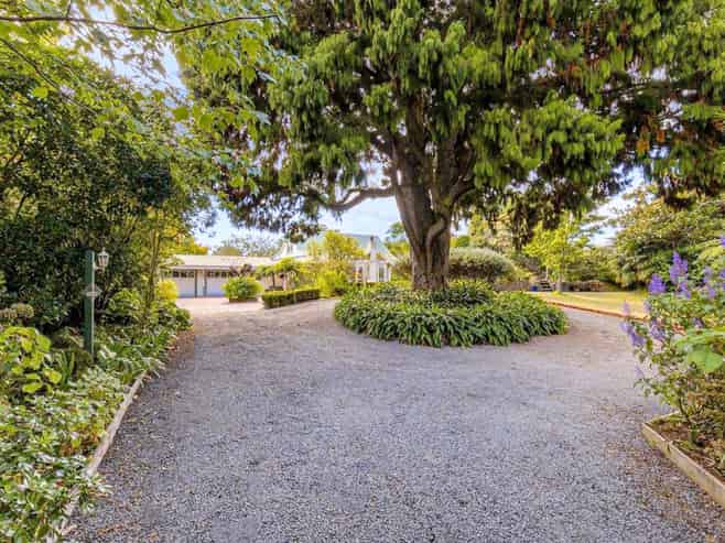 121 Amohia Street, Paraparaumu