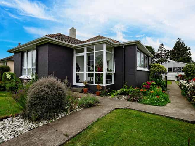 84 Adamson Crescent, Glengarry