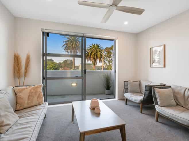 24/3 Riverside Road, Orewa