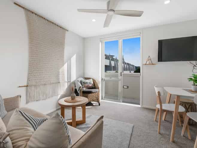 24/3 Riverside Road, Orewa