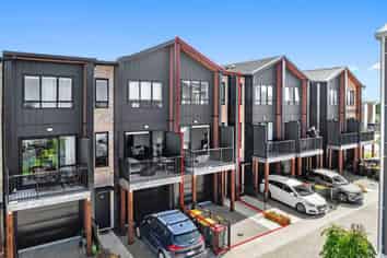 5/35 Marine Parade, Hobsonville
