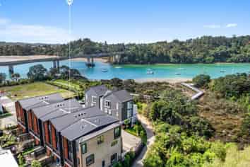 5/35 Marine Parade, Hobsonville