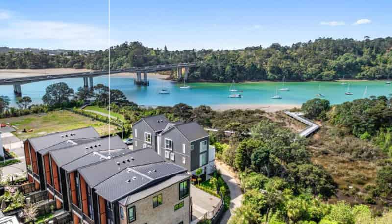 5/35 Marine Parade, Hobsonville